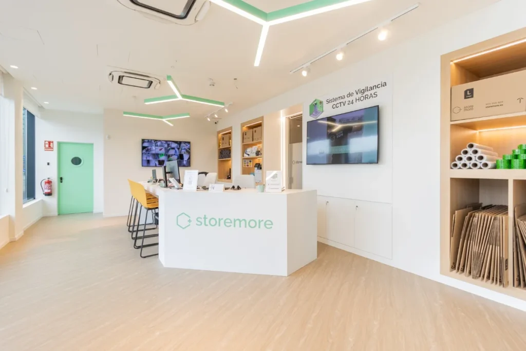 En la tienda de storemore podras comprar todo lo que necesites para tu mudanza o trastero, desde cajas y cintas de embalar a papel burbuja
